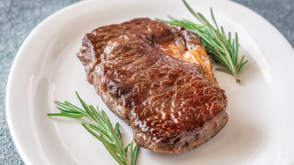 Procurez-vous cet outil de cuisine pour obtenir le steak croustillant dont vous rêvez