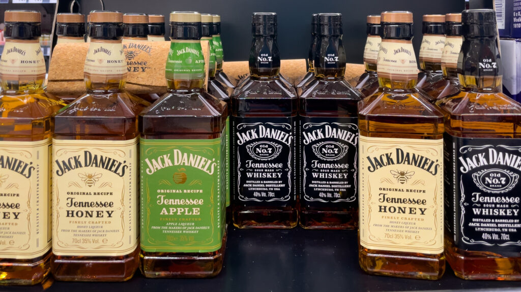 7 bouteilles de Jack Daniel's abandonnées dont vous vous souviendrez peut-être avec tendresse