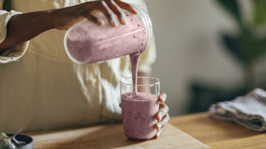 Donnez aux smoothies un boost de fibres et de protéines avec cet ingrédient inattendu en conserve