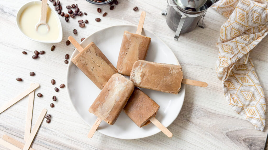 Recette facile de sucettes glacées au café vietnamien à 3 ingrédients