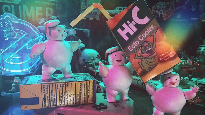 Les coûts de style Ghostbuster retiennent un renard de jus de Hi-C Ecto Cooler
