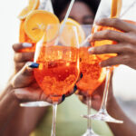 Un barman partage le ratio ultime d'Aperol Spritz pour des boissons d'été parfaites