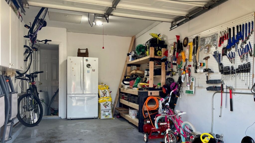 Les coûts cachés liés à l’entretien d’un réfrigérateur dans votre garage