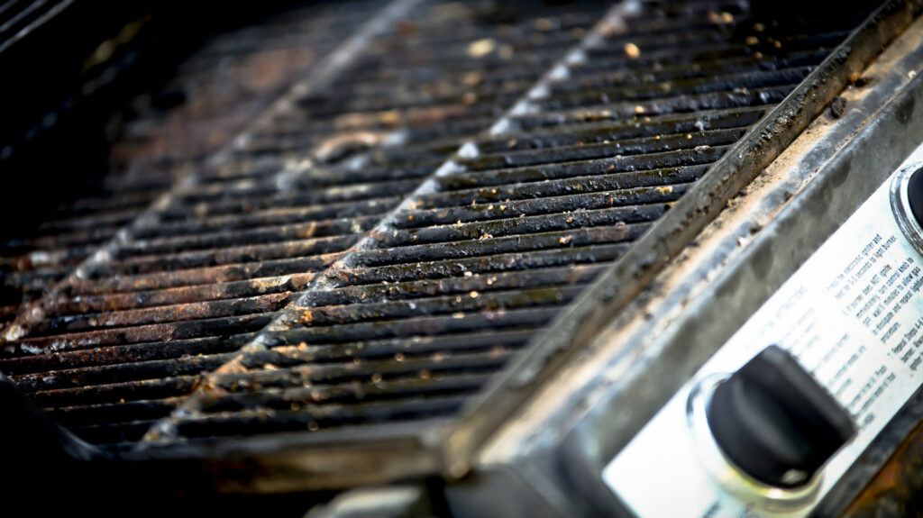 Que se passe-t-il si vous faites griller des aliments sur des grilles rouillées ?