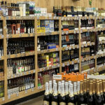 Trader Joe's vend-il de l'alcool ? Ce qu'il faut savoir avant d'acheter
