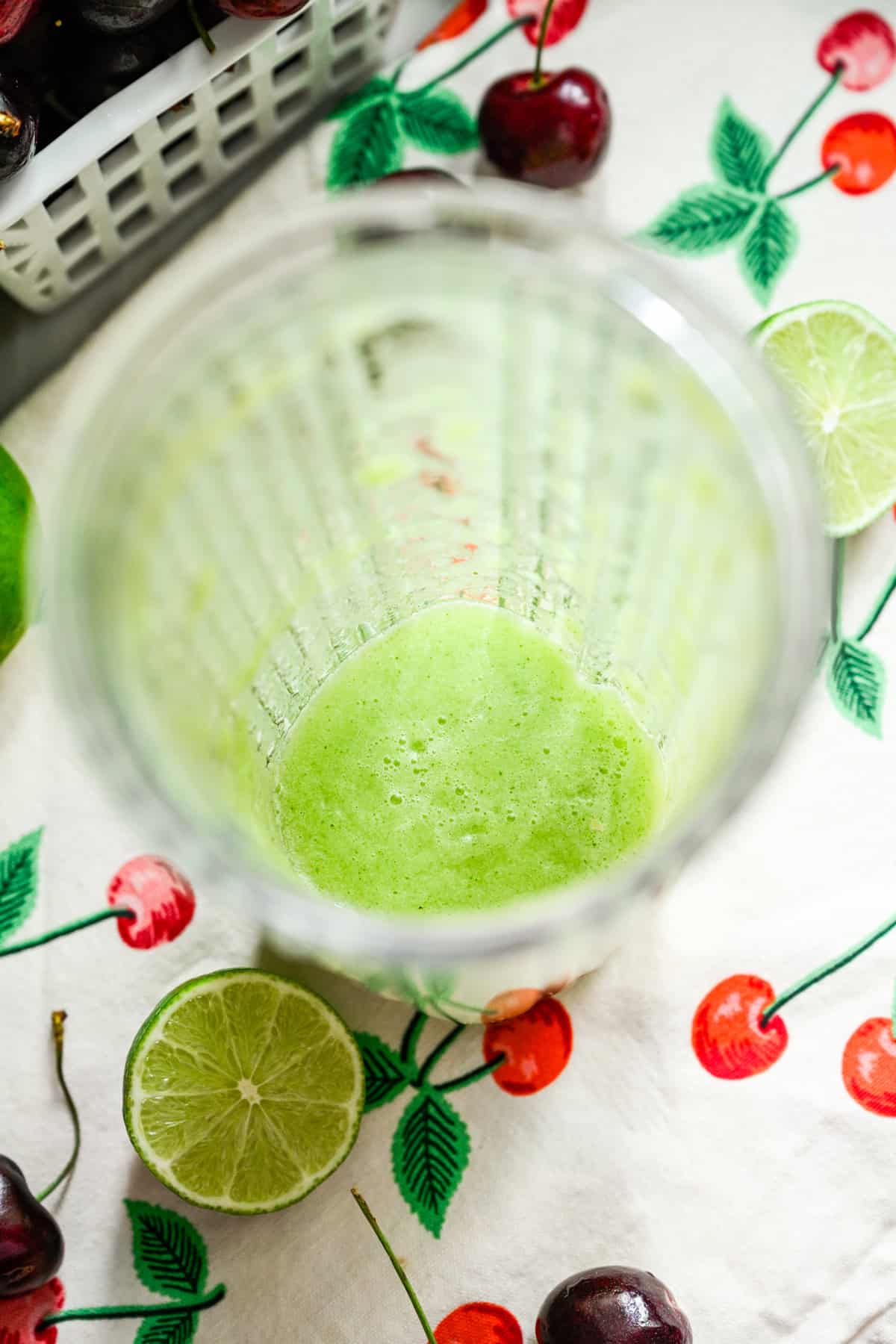 Mélange pomme menthe et citron vert après mixage.