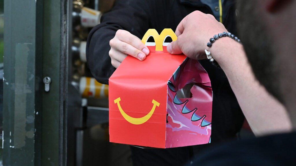 La promotion Happy Meal de McDonald's des années 80 qui fait exploser les plats modernes hors de l'eau