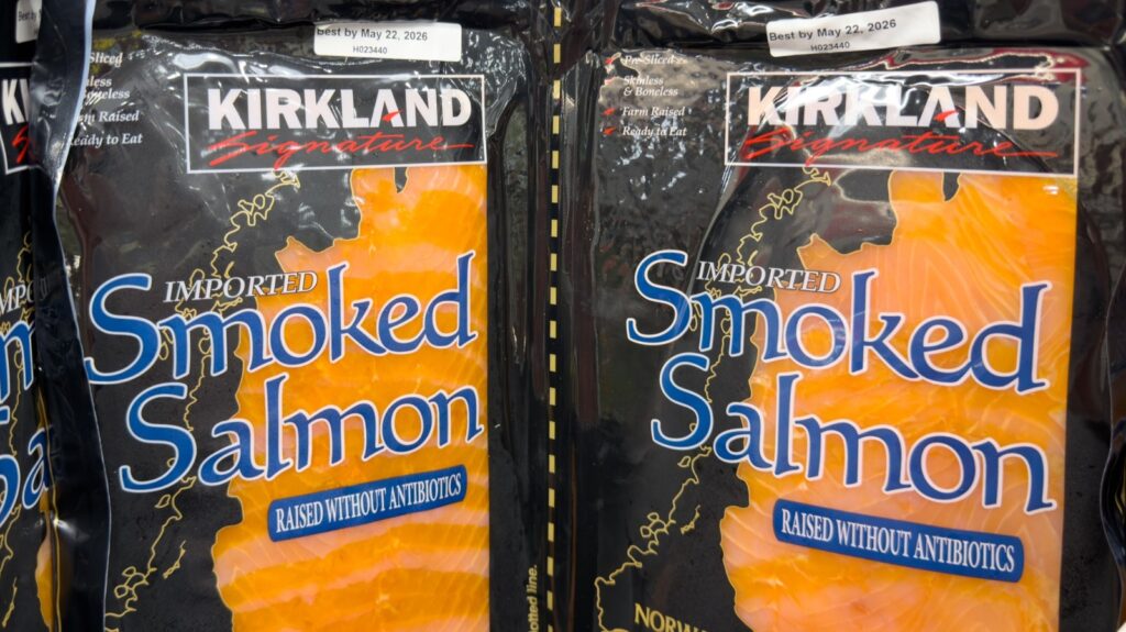 D'où Costco s'approvisionne en saumon fumé Kirkland Signature