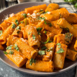 Pourquoi vous n'avez pas besoin de vodka chère pour obtenir la meilleure sauce tomate italienne faite maison