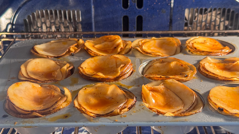 piles de pommes de terre au four