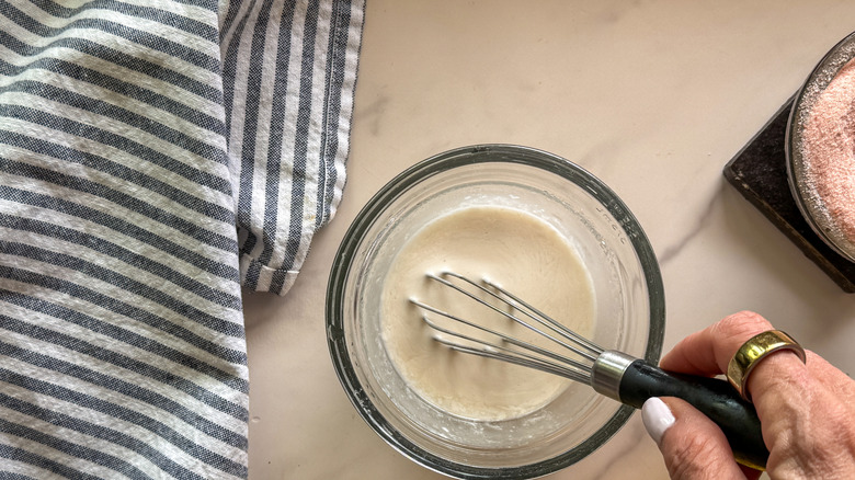 sauce fouettée à la main