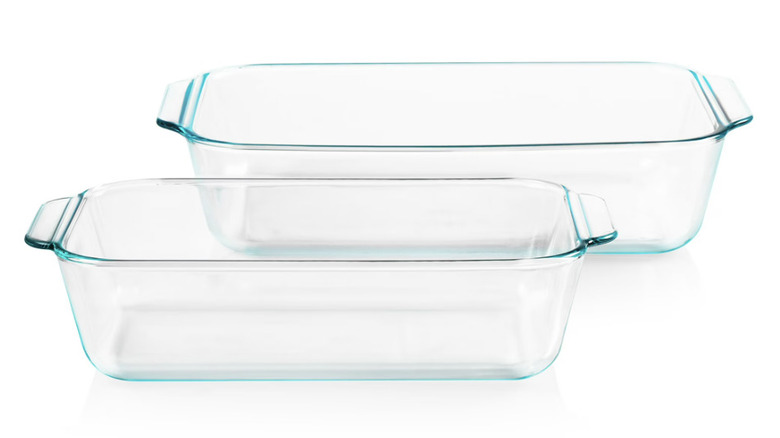 Pack économique de 2 plats de cuisson sur fond blanc