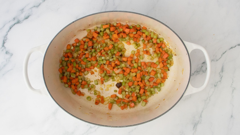 Mirepoix ramollie au faitout