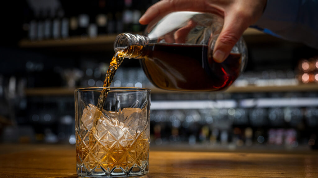 Comment commander du whisky dans un bar comme un pro