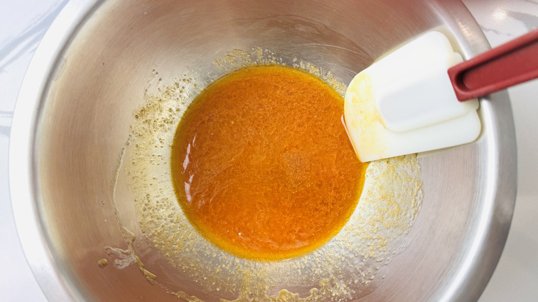 Sauce Buffalo dans un bol