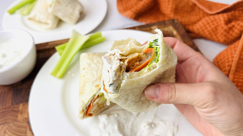 Bouchée de wrap au poulet Buffalo