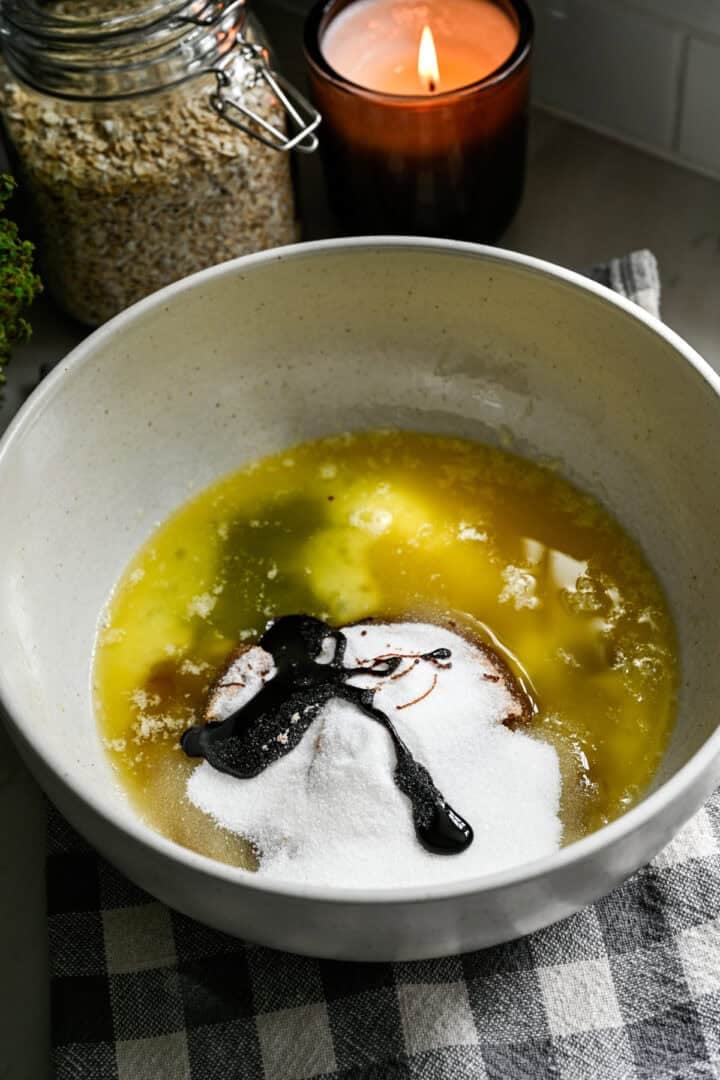 Pâte à tarte à la crème d'avoine avant de mélanger.