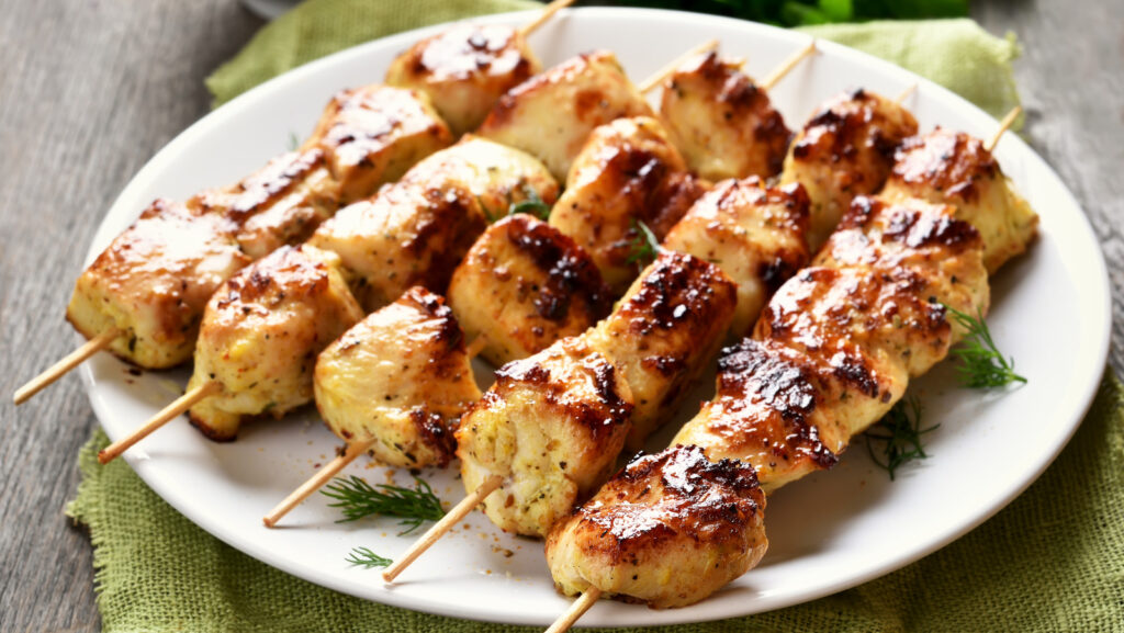 10 meilleurs conseils pour griller les brochettes de poulet les plus juteuses