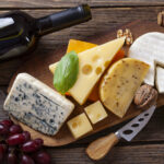 Évitez le vin rouge associé à ce fromage piquant – vous vous retrouverez avec un goût rance