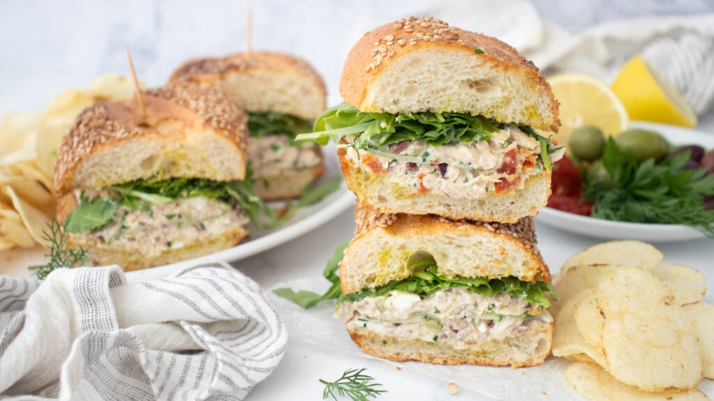 Recette de sandwich à la salade de thon à la méditerranéenne