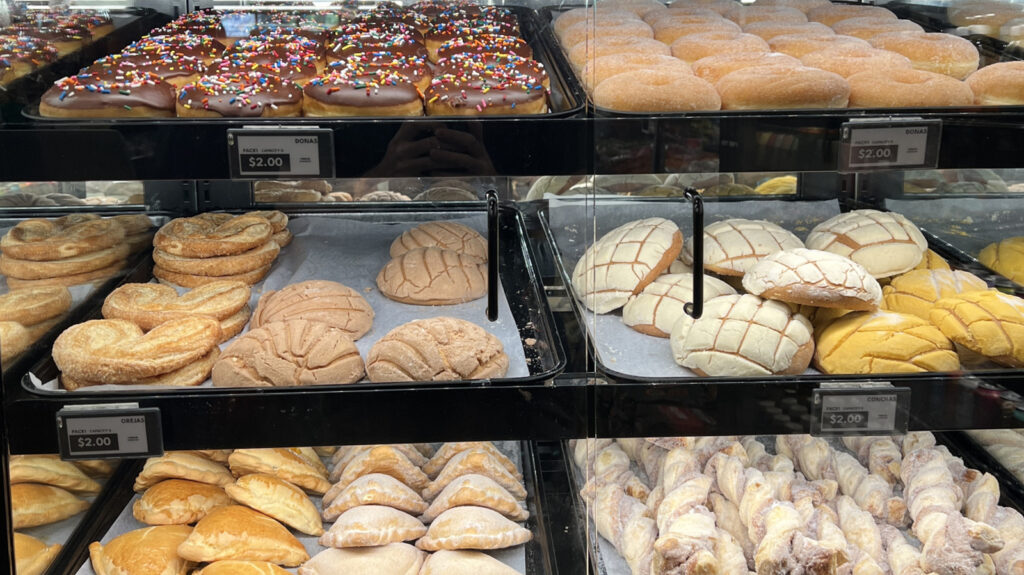 Chaque Panadería mexicaine vend ce gâteau rose, mais de quelle saveur s'agit-il réellement ?