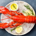 Comment un maillet à viande fait des merveilles pour préparer le homard à la maison