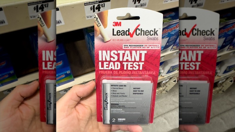 Bandelettes de test de plomb dans une quincaillerie