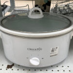Vous avez trouvé une mijoteuse vintage dans une friperie, mais est-elle réellement sûre à utiliser ?