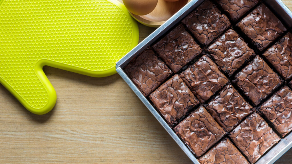 Vous voulez de meilleurs brownies ? Votre plat de cuisson fait une plus grande différence que vous ne le pensez