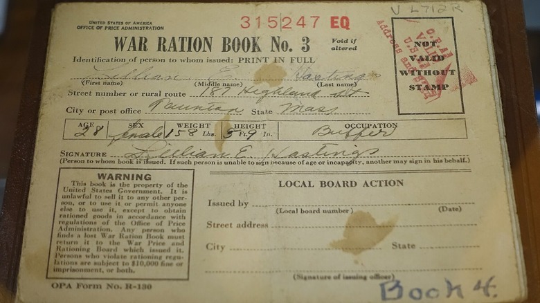 Livret de rationnement de guerre délivré par l'Office of Price Administration des États-Unis d'Amérique.