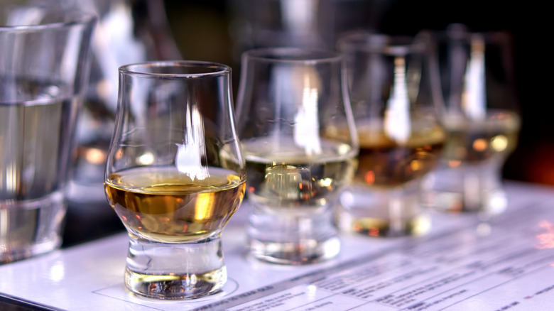 Vol de différents whiskies