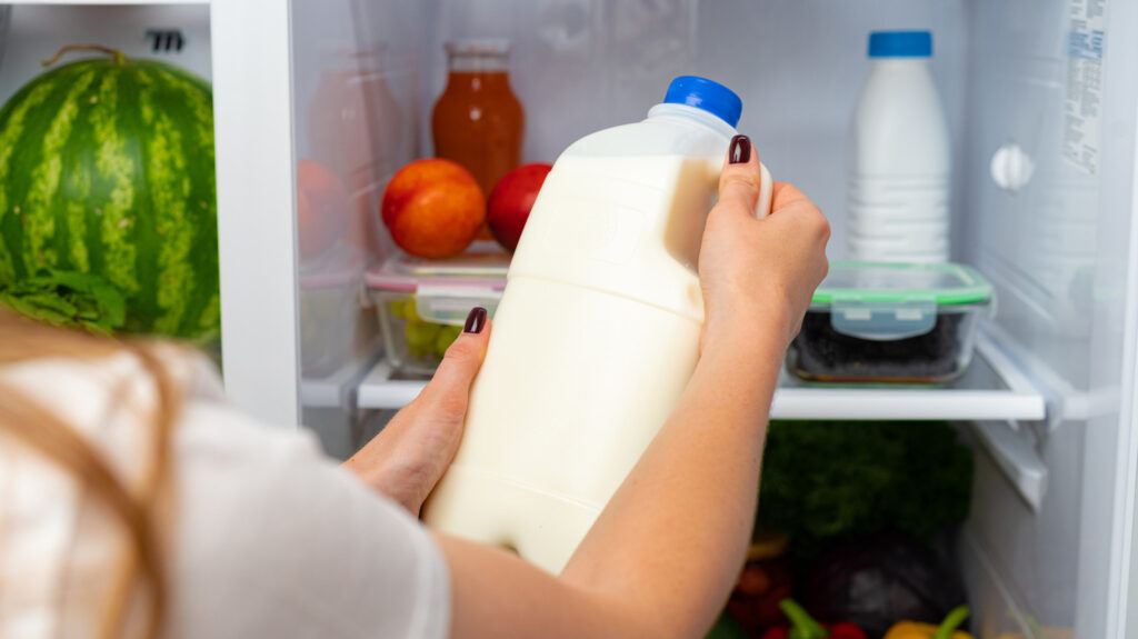 Pourquoi les produits laitiers ont leur place au fond de votre réfrigérateur