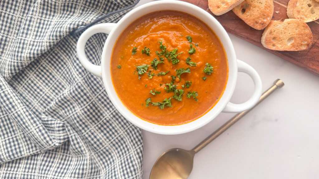 Recette de soupe aux poivrons rouges rôtis