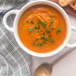 Recette de soupe aux poivrons rouges rôtis