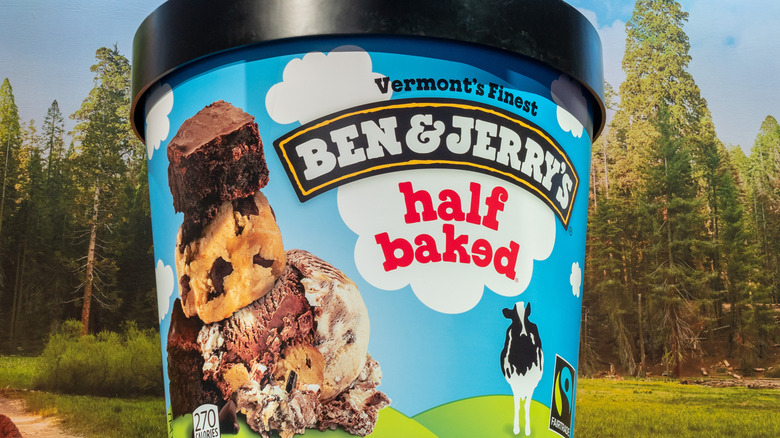 Un contenant de glace Ben & Jerry's Half Baked.