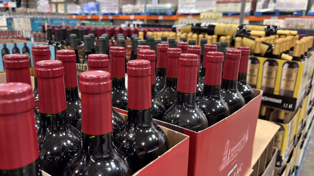 Pourquoi le vin Costco est si bon marché par rapport aux autres magasins