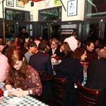 N'oubliez pas d'apporter de l'argent pour l'un des meilleurs restaurants de hamburgers troués dans le mur de New York