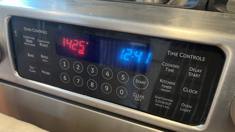 Four préchauffé à 425 F