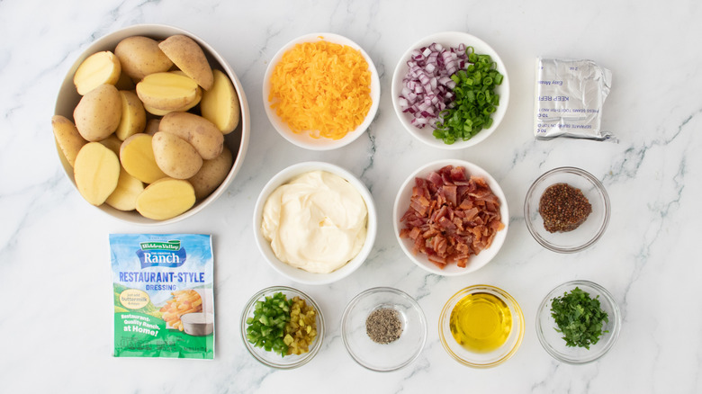 Ingrédients de la salade de pommes de terre au jalapeño popper