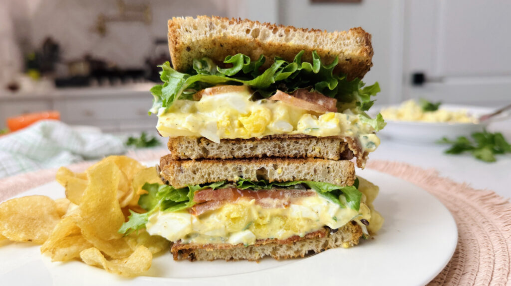 Recette de sandwich club à la salade aux œufs