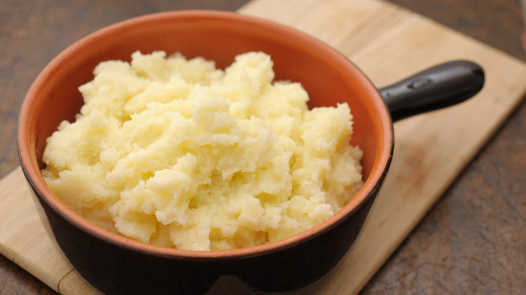 La purée de pommes de terre a encore meilleur goût avec une mise à niveau savoureuse à un ingrédient