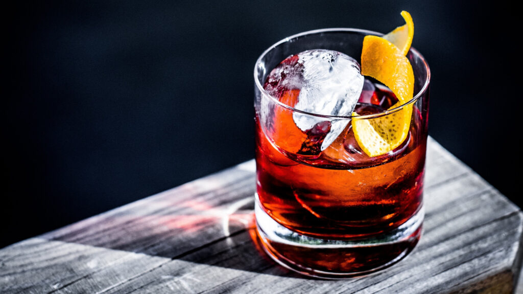 Pas Gordon's, pas Hendrick's : ce gin britannique sous-estimé appartient à votre prochain Negroni