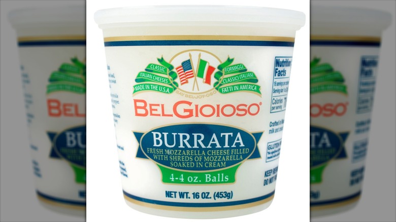 Contenant de BelGioioso Burrata Mozzarella et Crème
