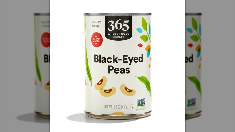Boîte de 365 par Whole Foods Market Black-Eyed Peas sans sel ajouté sur fond blanc
