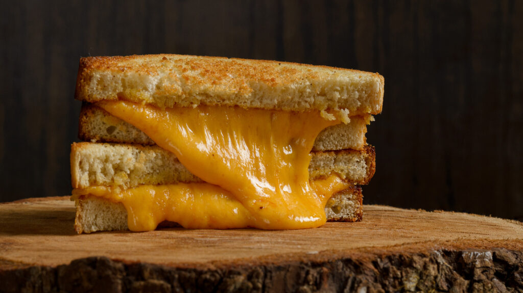 Le fromage grillé est 10 fois meilleur accompagné de cette soupe en conserve – ce n'est pas de la tomate