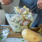 Changez la salade de pommes de terre pour le mieux – faites-en un style espagnol avec quelques délicieux compléments