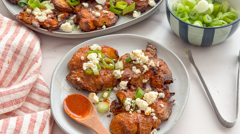 assiette de pommes de terre écrasées