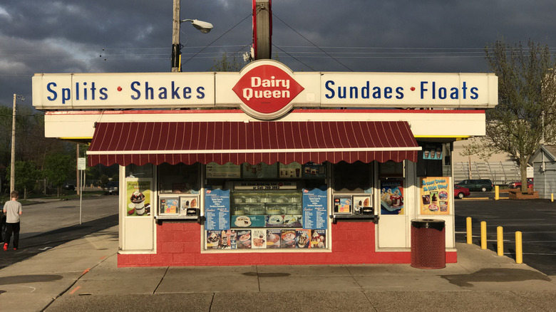 L’extérieur d’un magasin Dairy Queen à l’ancienne en Pennsylvanie