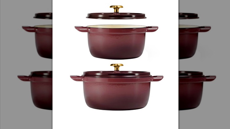 Ensemble de four hollandais Tramontina cerise noire disponible sur Costco