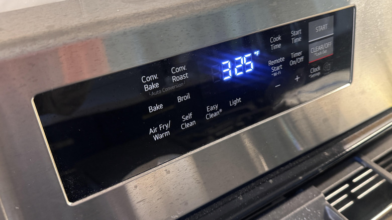 four réglé à 325 F